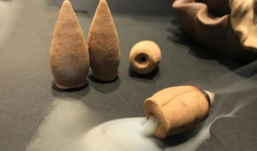 Các khách hàng lưu ý về các đối tượng có thể sử dụng nhang trầm hương