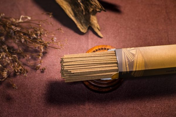 Nhang Trầm hương có tăm truyền thống