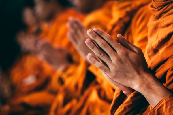 10+ lợi ích của việc ăn chay theo Phật giáo 6 đi chùa lễ Phật ăn chay