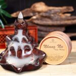 Nụ Trầm Hương Khói Ngược 12 Năm Tặng Thác Khói – Hộp 40 Nụ 12 Nụ Trầm Hương Khói Ngược 12 Năm Tặng Thác Khói Nâu Đất
