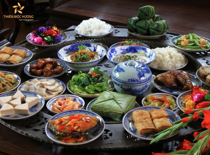 Cách thắp hương tất niên? Hướng dẫn làm mâm cỗ chuẩn xác