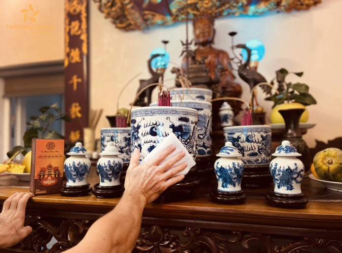 Tỉa chân nhang ngày 23 - Cách thực hiện đúng phong tục