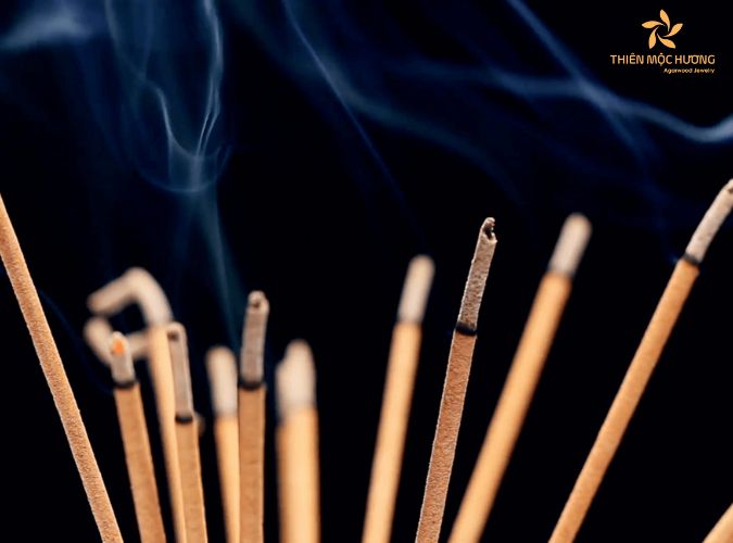 Thắp hương thế nào là có lộc - Cách thực hiện đúng