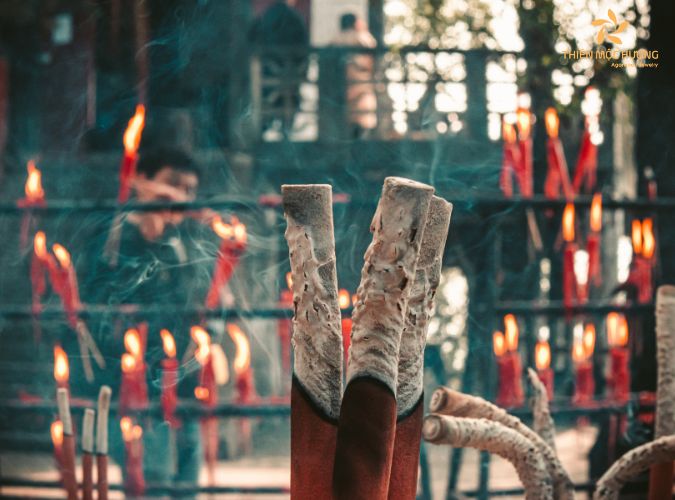 Thắp nhang bị gãy chân nhang - Điềm báo và nguyên nhân 5 Thắp nhang bị gãy chân nhang - Điềm báo và nguyên nhân