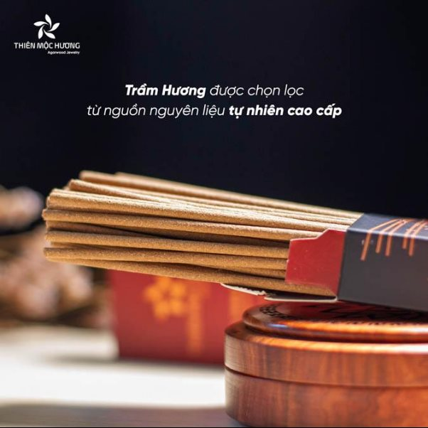 Trầm hương tự nhiên - Linh khí ngàn năm mang bình an đến mọi nhà 3 Trầm hương là tinh chất quý giá được chưng cất qua hàng chục năm trong lõi cây Dó Bầu, chứa đựng hương thơm độc đáo và năng lượng tích cực.